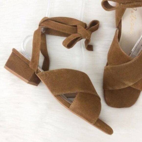 MATISSE ‘Frenzy’ Saddle Suede Sandal - Picture 4 of 8